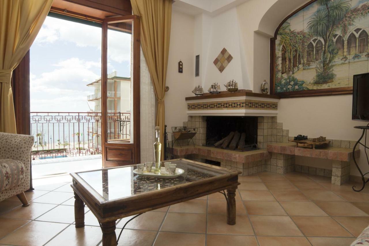 Domus Amalfi Coast Apartment Maiori Exterior foto